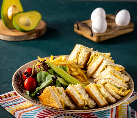 AVOKADOLU YUMURTALI TOST